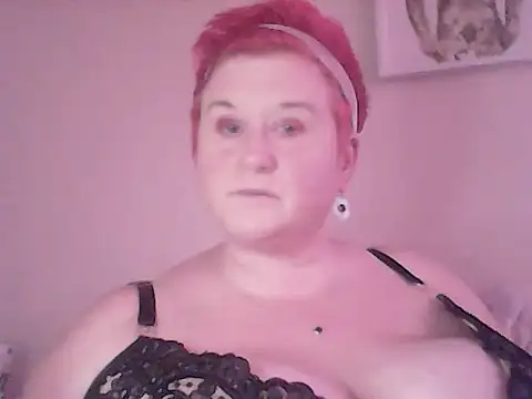 BustyRedxx online show from 17, 3, 2026