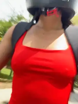 Snapshot of TaylorrHill chatting on 14, 2, 2026 TaylorrHill online show from 14, 2, 2026