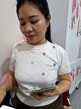 Avelyn-n online show from 8, 2, 2026