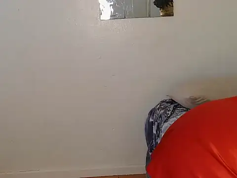 JuicyChandre online show from 7, 1, 2026