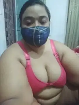 Snapshot of momo_loves chatting on 18, 4, 2026 momo loves online show from 18, 4, 2026