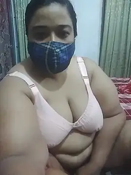 Snapshot of momo_loves chatting on 23, 5, 2026 momo loves online show from 23, 5, 2026