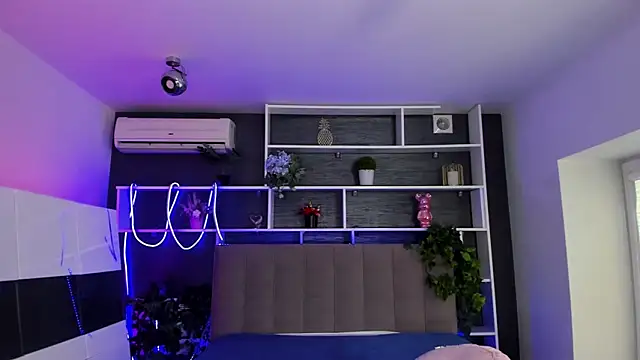 StephieRousee online show from 25, 2, 2026