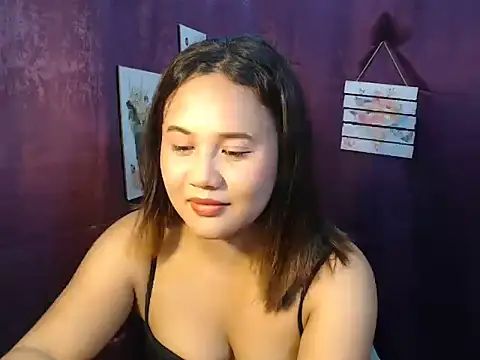 Snapshot of creamycarra chatting on 20, 6, 2026 creamycarra online show from 20, 6, 2026
