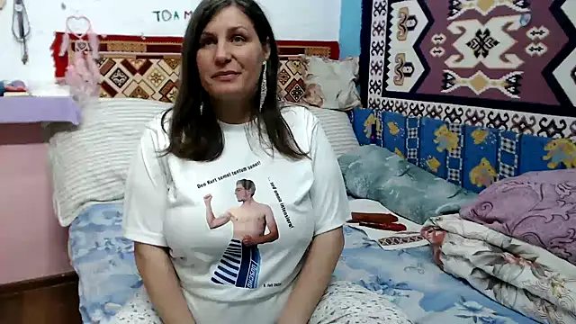 Adelinemilf online show from 29, 4, 2026