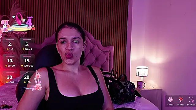 Snapshot of Violett_hott_ chatting on 28, 6, 2026 Violett hott online show from 28, 6, 2026