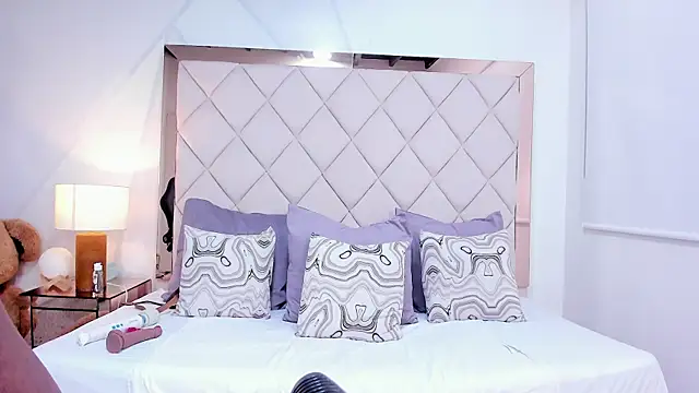 honeyy cherry online show from 13, 1, 2026