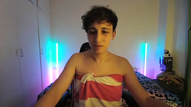 Snapshot of HoneyValentine chatting on 4, 5, 2026 HoneyValentine online show from 4, 5, 2026