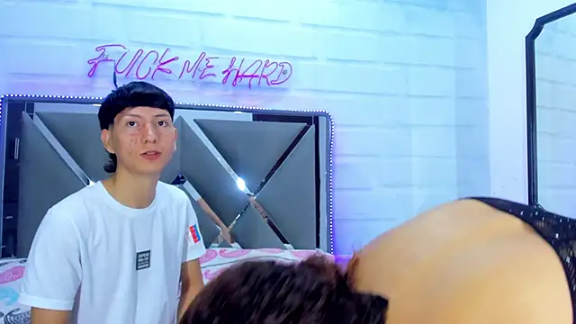 BunnyLove  online show from 19, 4, 2026