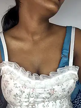 Snapshot of Royal-girl78 chatting on 11, 1, 2026 Royal-girl78 online show from 11, 1, 2026