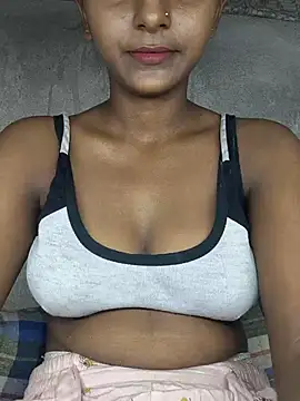 Snapshot of Royal-girl78 chatting on 4, 7, 2026 Royal-girl78 online show from 4, 7, 2026