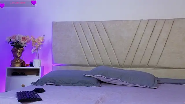 DulceRouss  online show from 11, 2, 2026