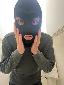 petiteyanel online show from 4, 3, 2026