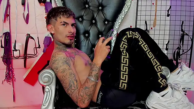 Valentino-777 online show from 6, 1, 2026