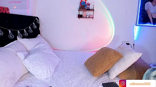 Snapshot of zoe_siren chatting on 7, 2, 2026 zoe siren online show from 7, 2, 2026