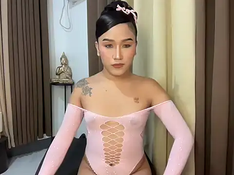 savanna pleasure online show from 13, 3, 2026