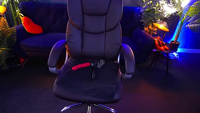 Dafni Monn online show from 25, 2, 2025