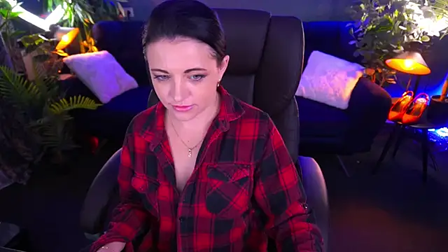 Dafni Monn online show from 13, 3, 2025