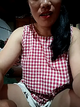 Snapshot of yu--yo chatting on 4, 7, 2026 yu--yo online show from 4, 7, 2026