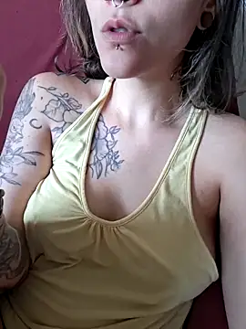 Snapshot of Casal_HotBrisa chatting on 6, 4, 2026 Casal HotBrisa online show from 6, 4, 2026