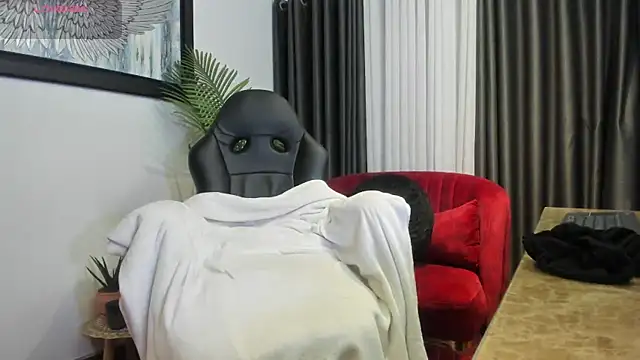 Snapshot of VictoriaPaker chatting on 3, 7, 2026 VictoriaPaker online show from 3, 7, 2026