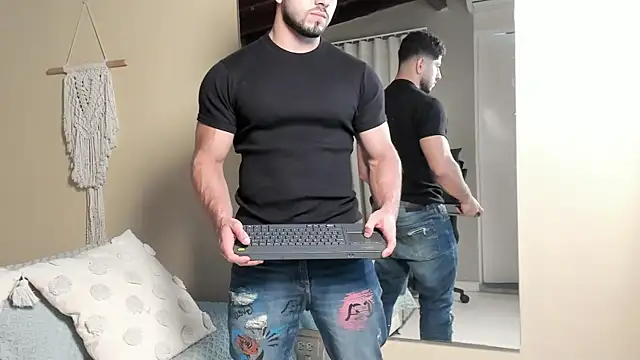 Snapshot of Thiago_moretti chatting on 5, 2, 2026 Thiago moretti online show from 5, 2, 2026