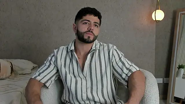 Snapshot of Thiago_moretti chatting on 15, 7, 2026 Thiago moretti online show from 15, 7, 2026