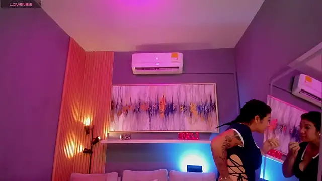 Snapshot of lilian_vergara chatting on 24, 4, 2026 lilian vergara online show from 24, 4, 2026