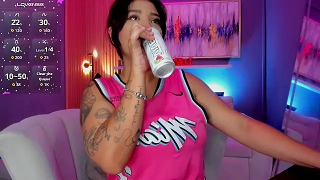 Snapshot of lilian_vergara chatting on 9, 5, 2026 lilian vergara online show from 9, 5, 2026