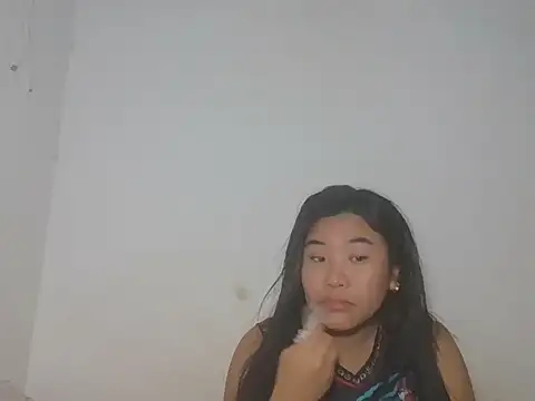 Snapshot of Zyeiii chatting on 10, 5, 2026 Zyeiii online show from 10, 5, 2026