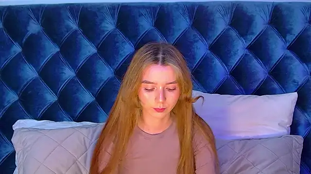 VanessaVienne online show from 22, 2, 2026