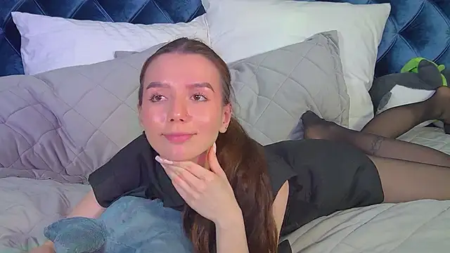 VanessaVienne online show from 18, 4, 2026