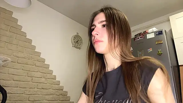 Snapshot of ElsieKuhlmann chatting on 1, 3, 2026 ElsieKuhlmann online show from 1, 3, 2026