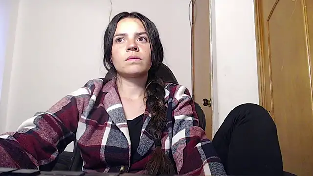 Shanel Lozano online show from 14, 4, 2026