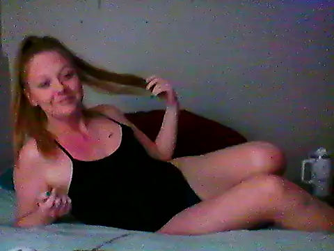 Snapshot of tinytiff33 chatting on 14, 1, 2026 tinytiff33 online show from 14, 1, 2026