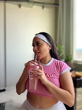 Veronica Wins  online show from 20, 5, 2026