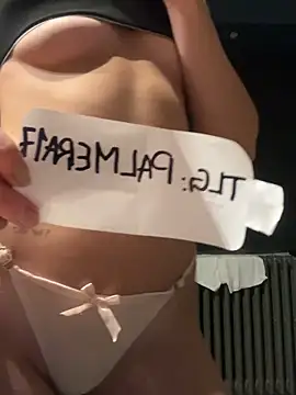 Snapshot of funylobee chatting on 3, 2, 2026 funylobee online show from 3, 2, 2026