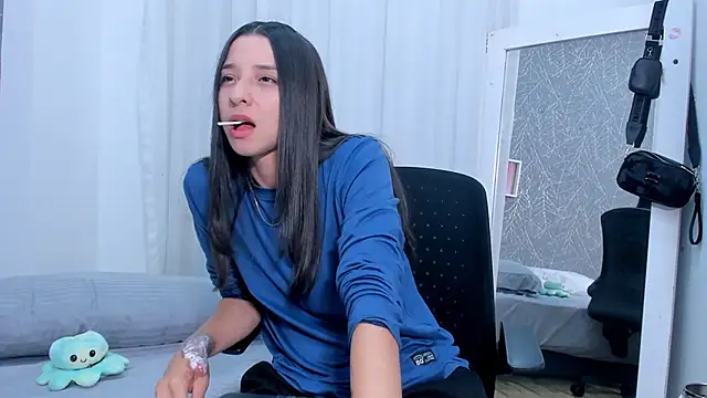 ViictoriiaSaenz online show from 15, 4, 2026