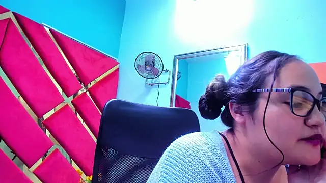 MiaRouss69 online show from 19, 2, 2026