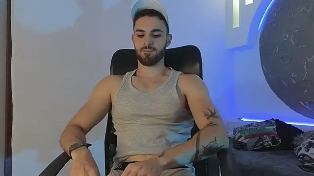 Snapshot of Apolo_lux1 chatting on 4, 2, 2026 Apolo lux1 online show from 4, 2, 2026