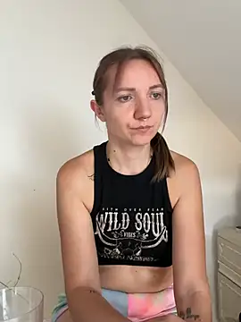Snapshot of Marina_und_Jayden chatting on 10, 7, 2026 Marina und Jayden online show from 10, 7, 2026