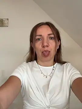 Snapshot of Marina_und_Jayden chatting on 24, 7, 2026 Marina und Jayden online show from 24, 7, 2026