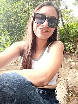 Snapshot of LeticiaHinkley chatting on 1, 4, 2026 LeticiaHinkley online show from 1, 4, 2026