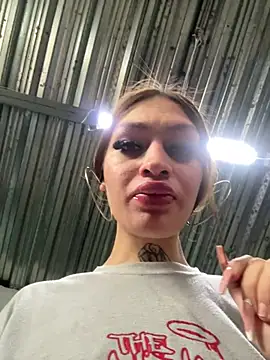 Snapshot of lizz_lunna chatting on 29, 4, 2026 lizz lunna online show from 29, 4, 2026