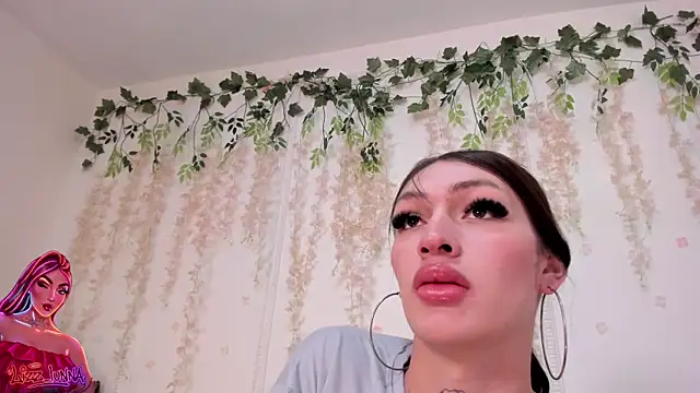 Snapshot of lizz_lunna chatting on 5, 5, 2026 lizz lunna online show from 5, 5, 2026