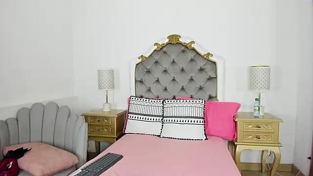 paulina lux online show from 11, 2, 2026