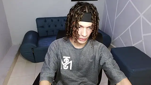 Snapshot of Axel_fox77 chatting on 31, 7, 2026 Axel fox77 online show from 31, 7, 2026