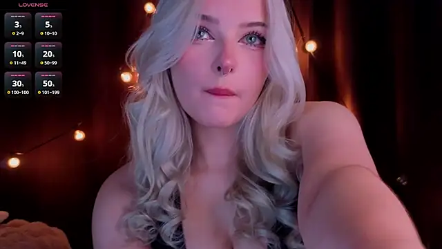 ShyniAlice online show from 9, 3, 2026