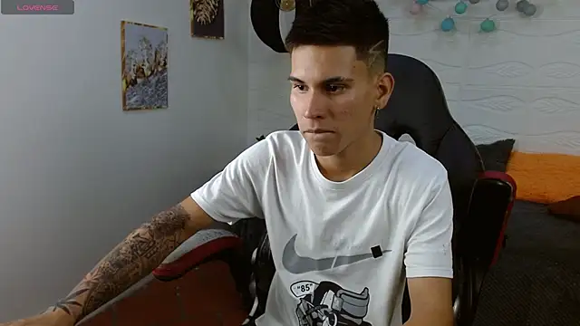 Snapshot of paullcb chatting on 6, 2, 2026 paullcb online show from 6, 2, 2026