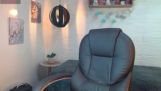 Snapshot of paullcb chatting on 27, 2, 2026 paullcb online show from 27, 2, 2026